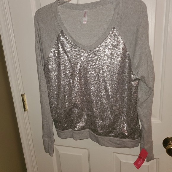 Xhilaration size L top NWT - Picture 1 of 2